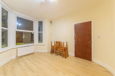 1 bedroom flat to rent, Meanley Road, London