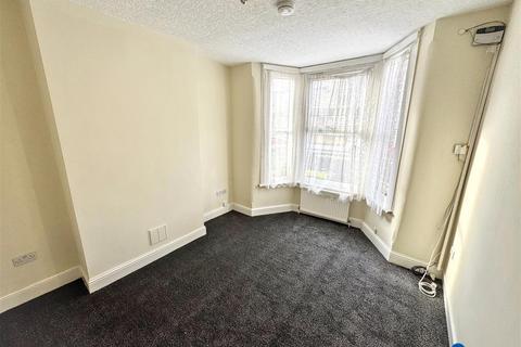 1 bedroom flat to rent, Meanley Road, London
