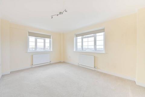 Ashford Court, Gladstone Park, London, NW2