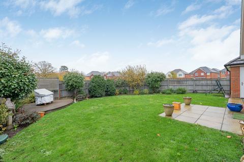 3 bedroom detached house for sale, River Walk, Fetcham