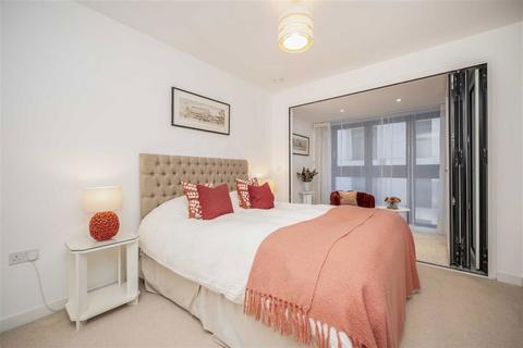 undefined, New Drum Street, London E1