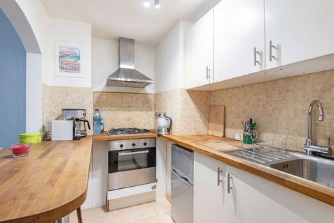1 bedroom flat to rent, Philbeach Gardens, London SW5