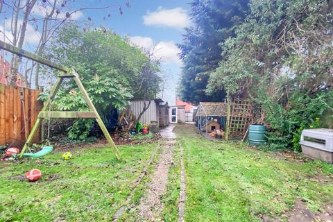 3 bedroom semi-detached house for sale, Huntingtower Road, Grantham NG31