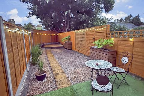 2 bedroom terraced house for sale, Peel Street, Maidstone, Kent