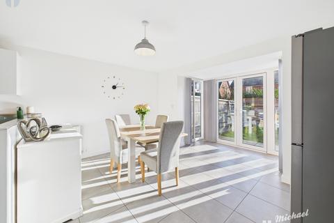 undefined, Cheddington Grove, Kingsbrook, Aylesbury