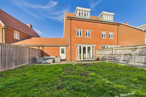 undefined, Cheddington Grove, Kingsbrook, Aylesbury