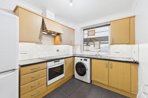 2 bedroom flat to rent, Crown Heights, Alencon Link, Basingstoke, RG21
