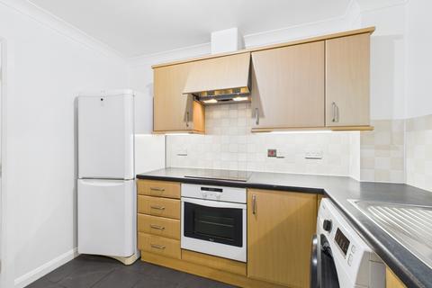 2 bedroom flat to rent, Crown Heights, Alencon Link, Basingstoke, RG21
