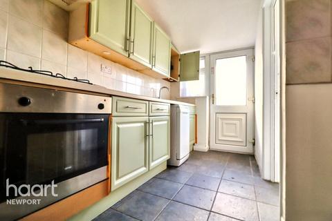 3 bedroom terraced house to rent, Gladstone Terrace, PONTYPOOL