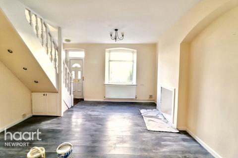 3 bedroom terraced house to rent, Gladstone Terrace, PONTYPOOL