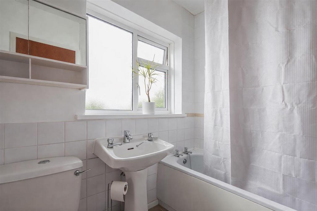 Bathroom romilly.png