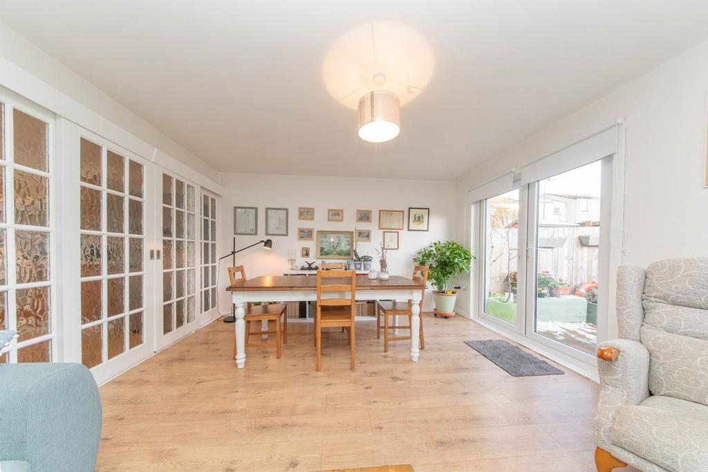 Lounge/Dining Room
