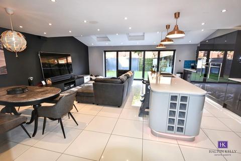 4 bedroom detached house for sale, Heralds Green, Kingswood WA5