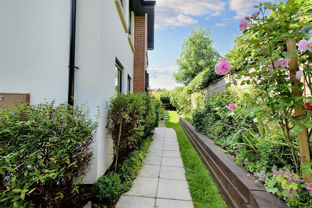 Side Garden 1.jpeg
