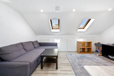 undefined, Woodside Gardens, Tottenham, N17