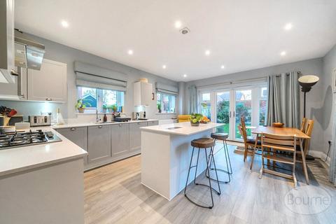 4 bedroom detached house for sale, Stroudfields, Petersfield, Hampshire, GU32