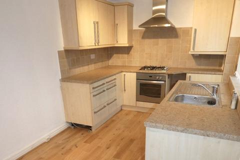 3 bedroom end of terrace house to rent, Britannia Road, Morley