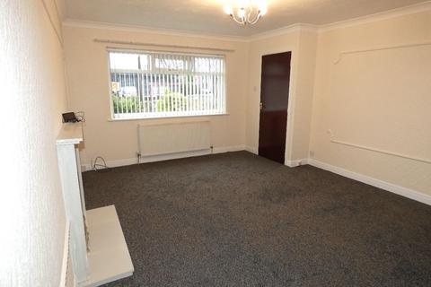 3 bedroom end of terrace house to rent, Britannia Road, Morley