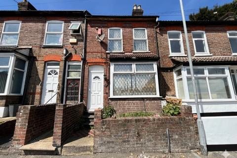 undefined, Winsdon Road, Luton, Bedfordshire, LU1 5JT