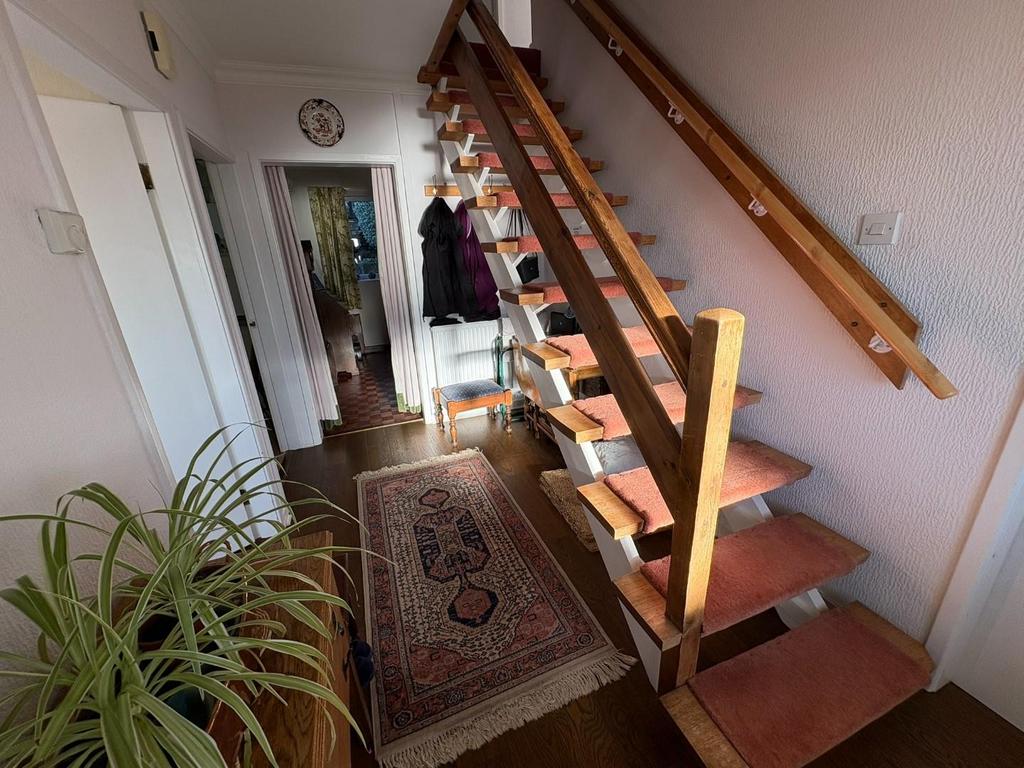 Entrance Hallway.JPEG