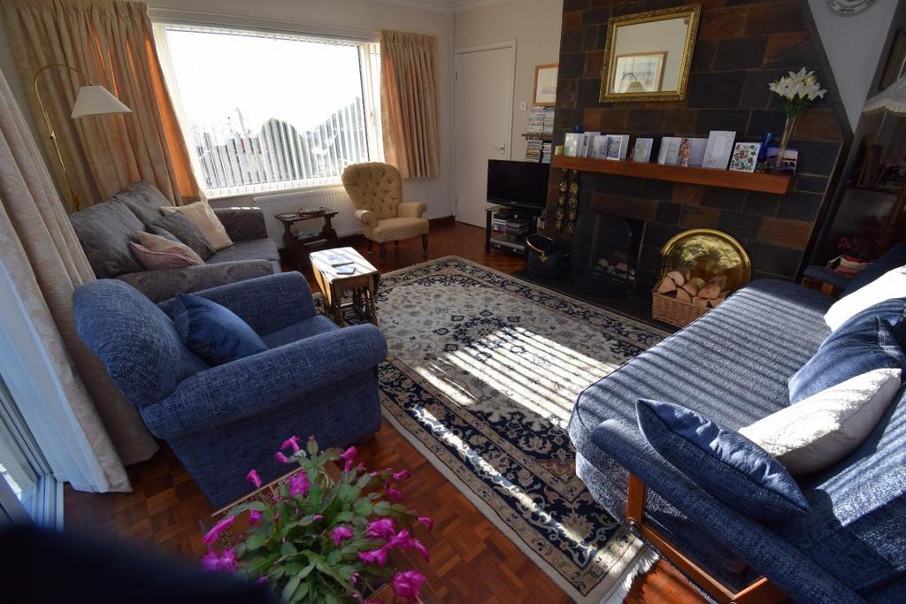 Living Room.JPG