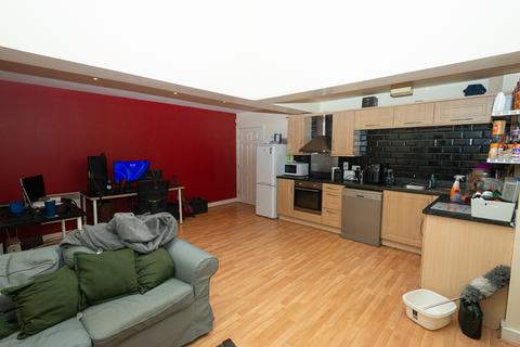 2 bedroom flat for sale, Raynald Road, Sheffield S2