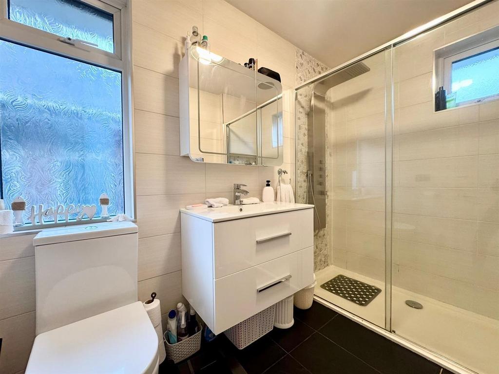 Shower room.jpg