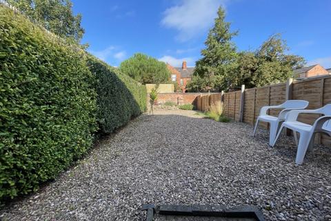 3 bedroom terraced house to rent, Avenue Road Extension, Leicester LE2