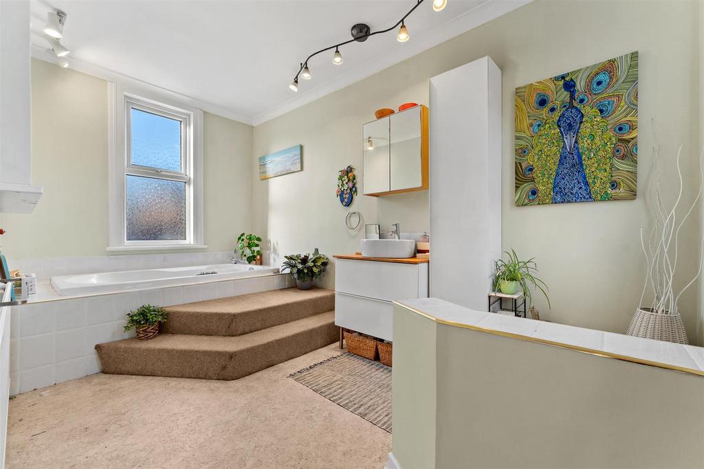 Main Bathroom