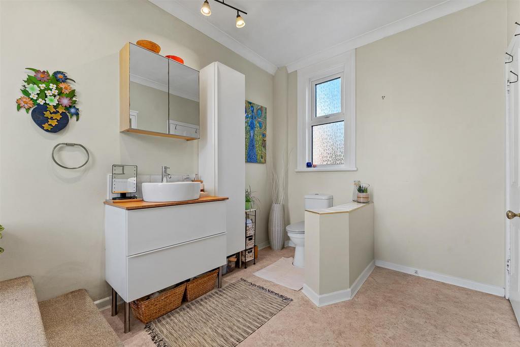 Main Bathroom