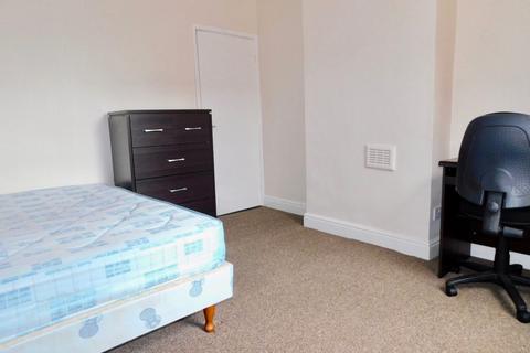 3 bedroom terraced house to rent, Jarrom Street, Leicester LE2