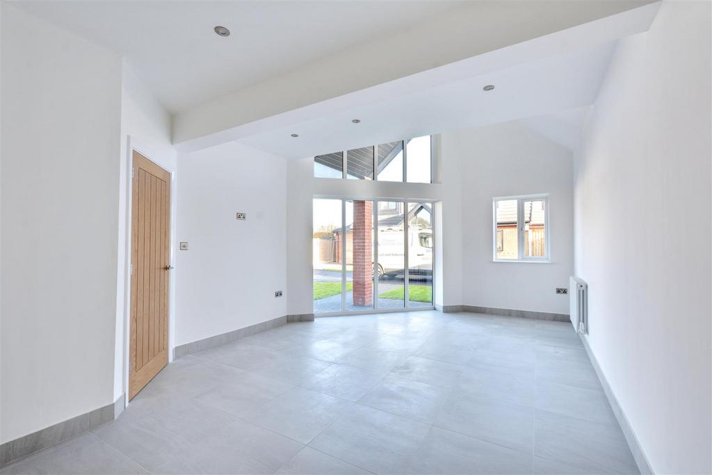 Lounge/Sitting Room