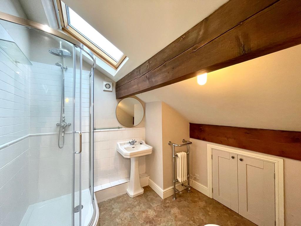 Attic room ensuite
