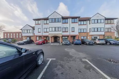 1 bedroom flat for sale - Photo 2