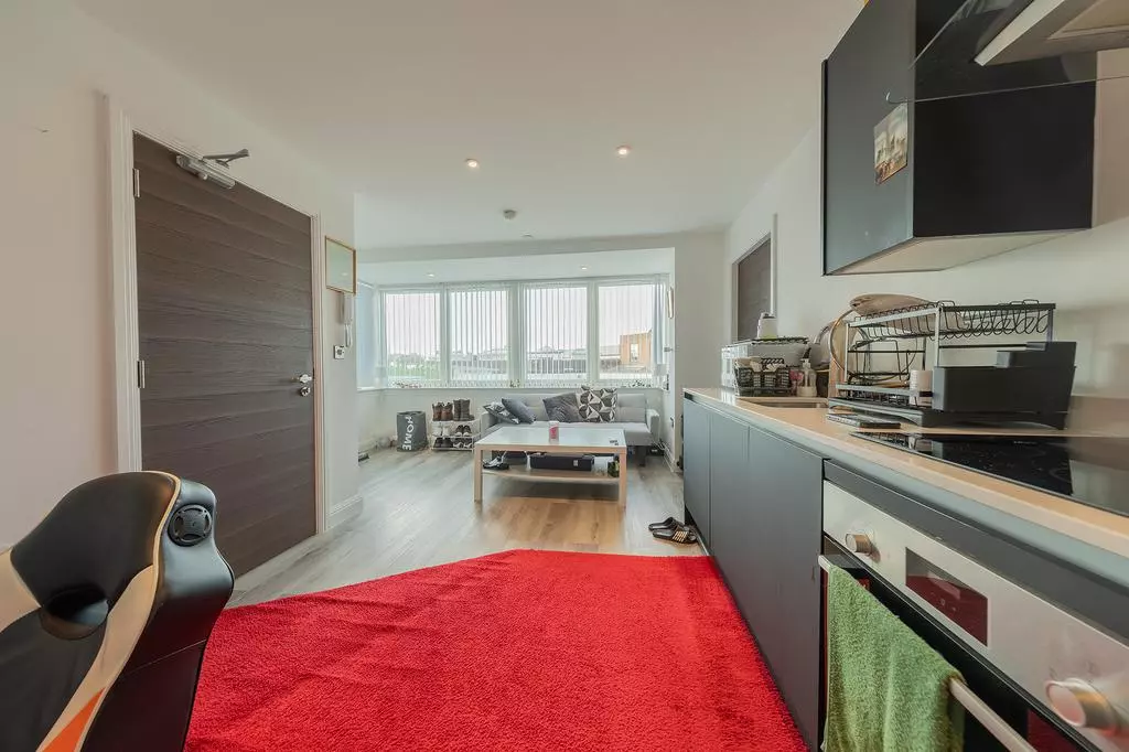 1 bedroom flat for sale - Photo 9