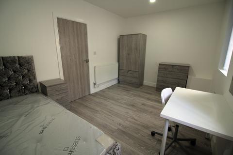2 bedroom flat to rent, View Property Video