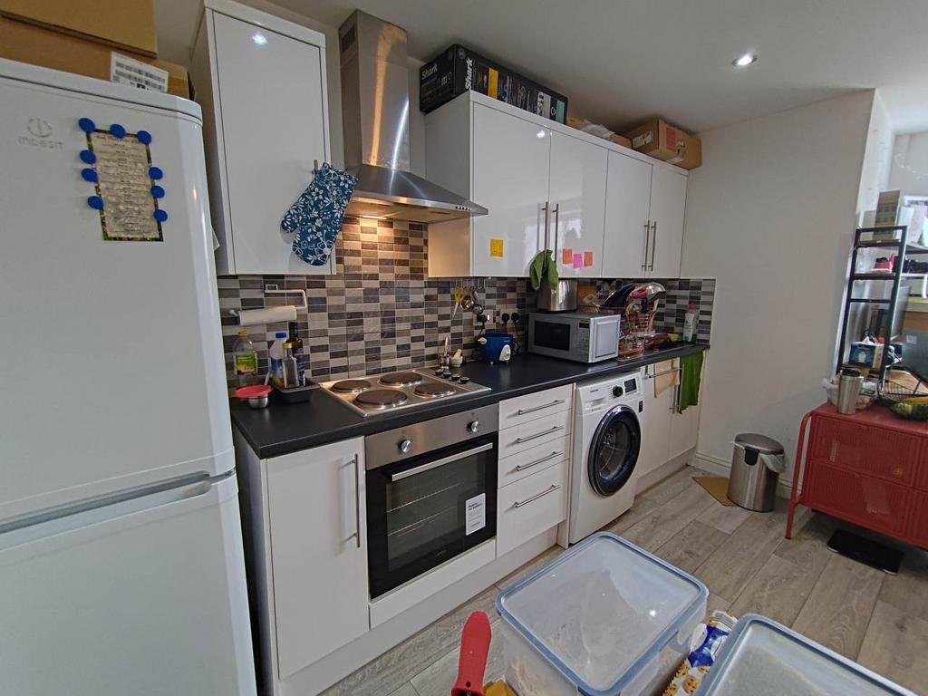 Kitchen (2)