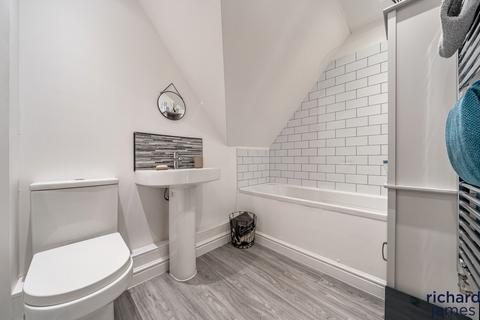 1 bedroom flat for sale, Cricklade Road, Swindon, SN2