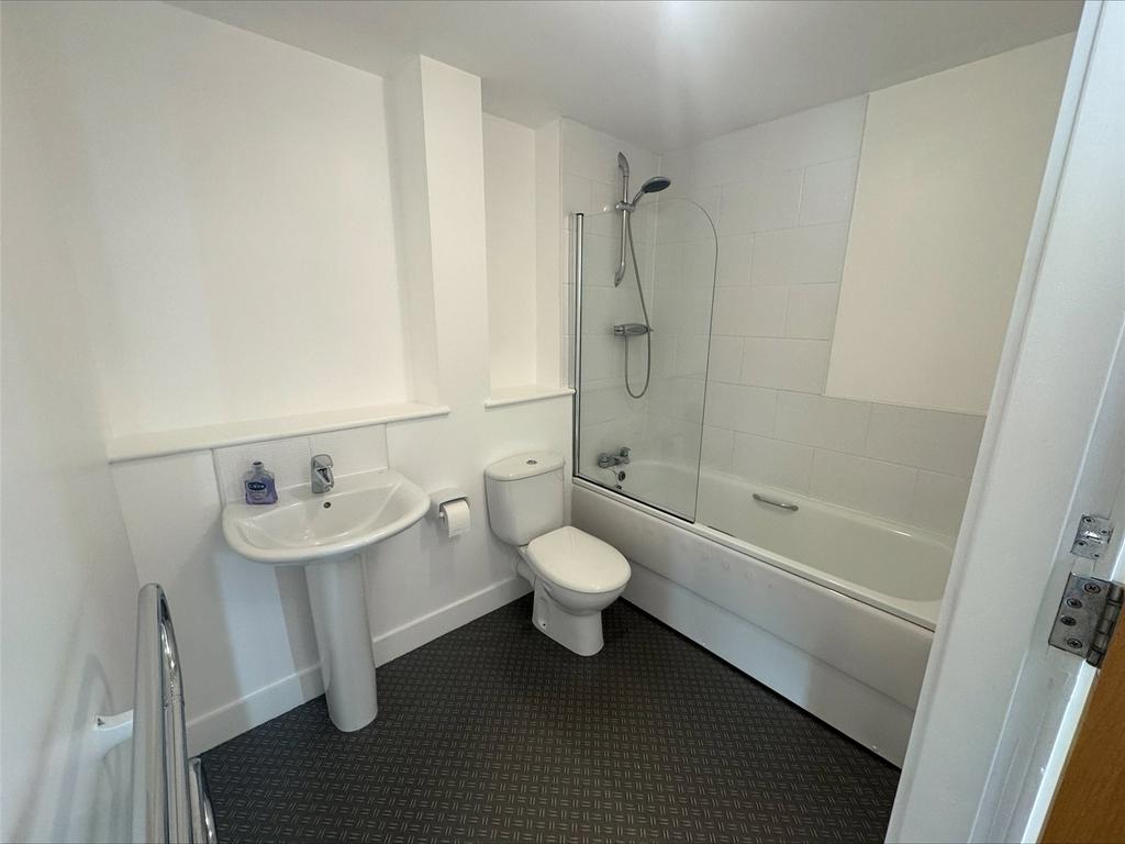 Main Bathroom