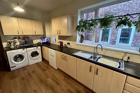 3 bedroom semi-detached house to rent, Priory Avenue, Salford M7