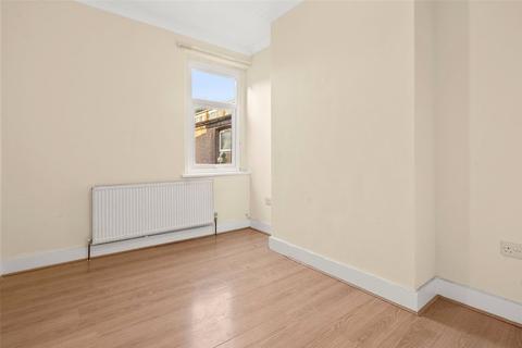 2 bedroom flat to rent, Goldsmith Road, Leyton E10