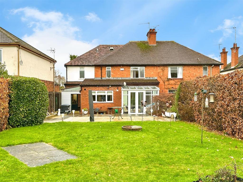 Garden to house