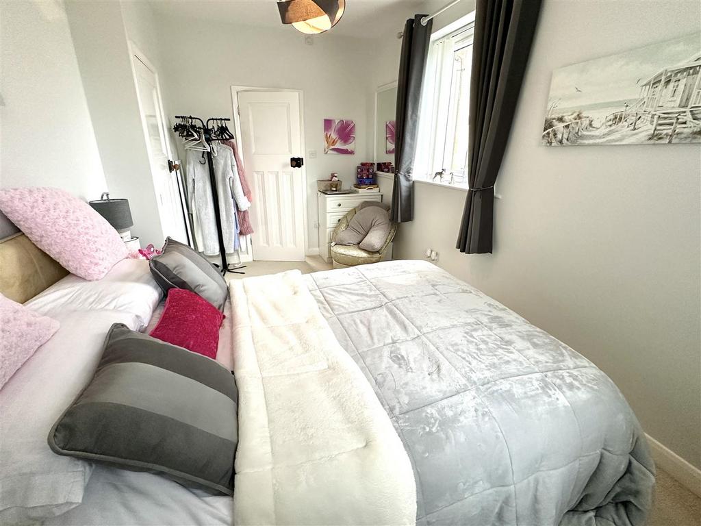 Double bedroom 1