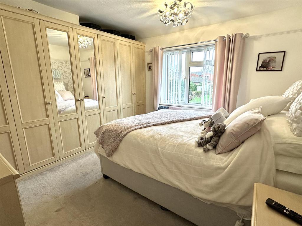 Double bedroom 2