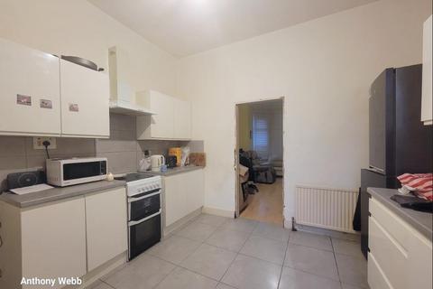 undefined, Grovelands Road, Palmers Green, N13
