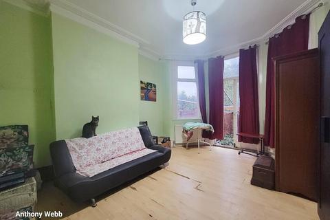 undefined, Grovelands Road, Palmers Green, N13