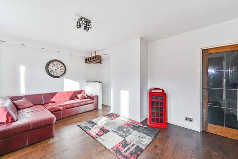 2 bedroom flat for sale, Upton Road, Woolwich, London, SE18