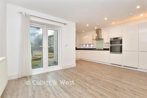 3 bedroom townhouse for sale, Greyford Close, Leatherhead, Surrey