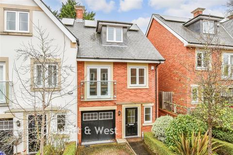 3 bedroom townhouse for sale, Greyford Close, Leatherhead, Surrey