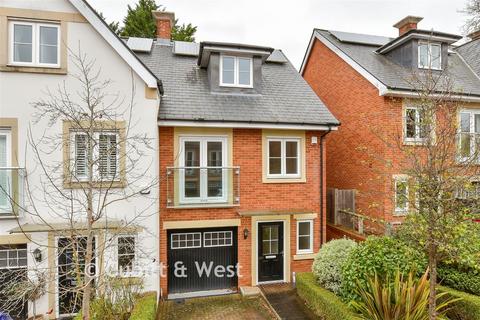 undefined, Greyford Close, Leatherhead KT22
